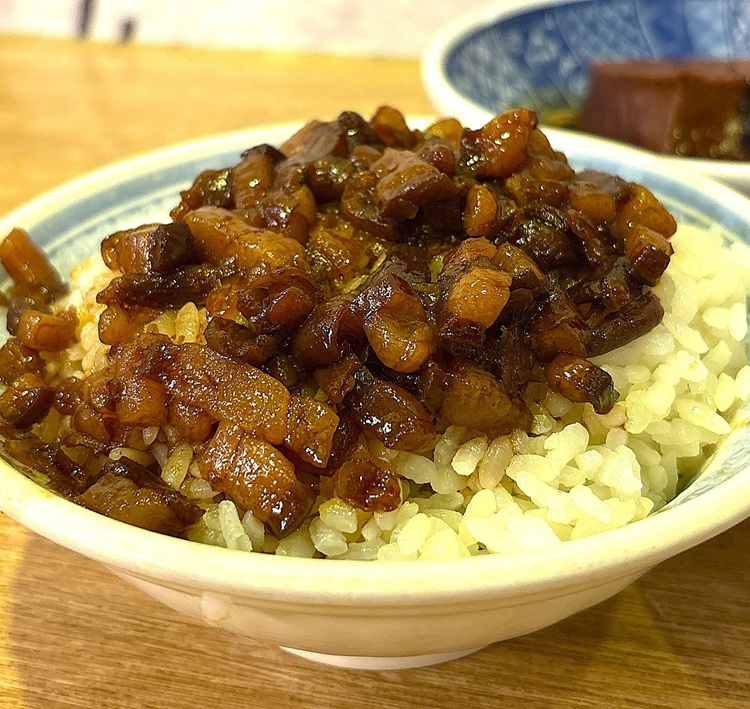 台北で食べた魯肉飯